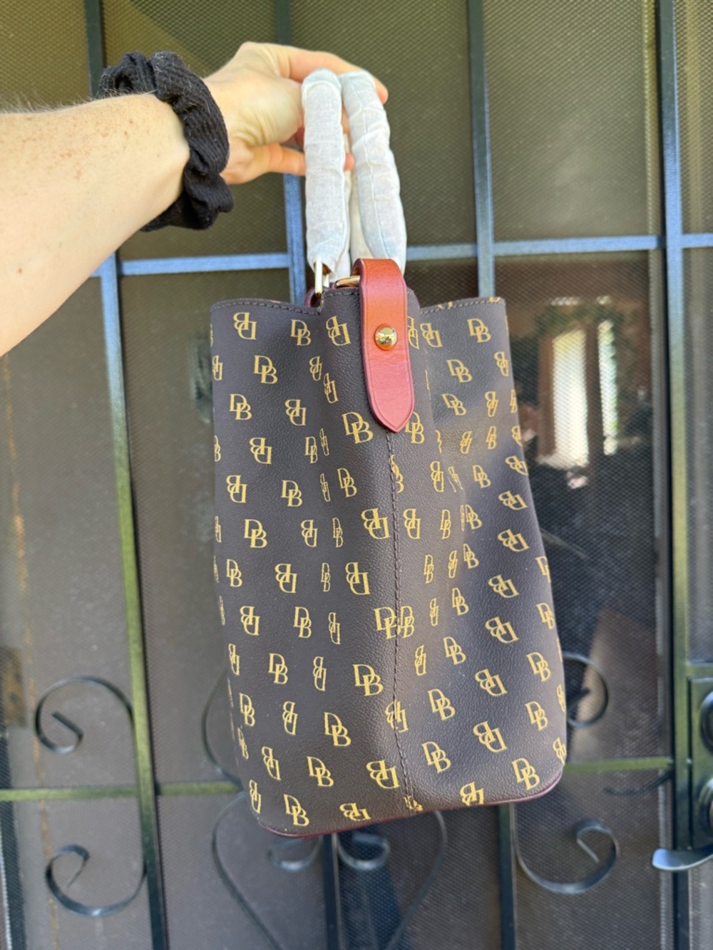 Dooney & Bourke Gretta Brenna crossbody bag - Picture 5 of 12